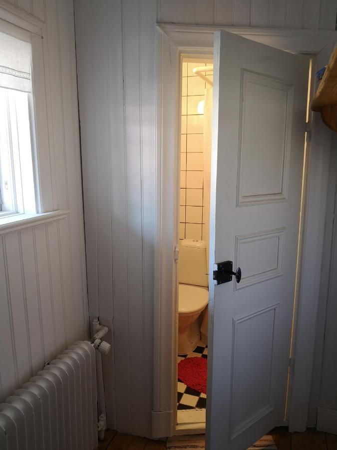 Stockholm B&B Cottage Нака Номер фото