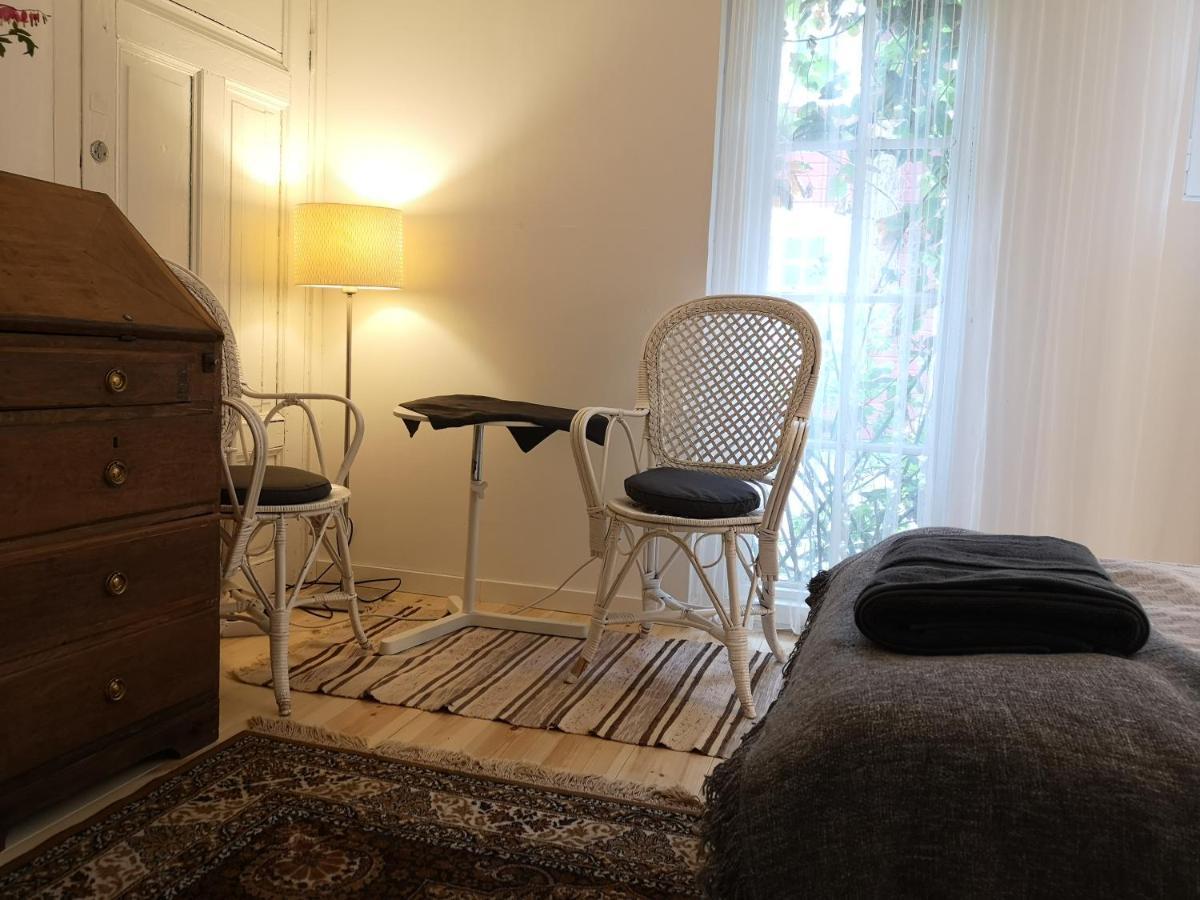 Stockholm B&B Cottage Нака Екстер'єр фото