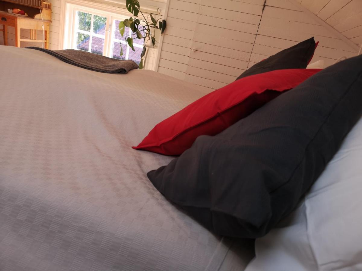 Stockholm B&B Cottage Нака Екстер'єр фото