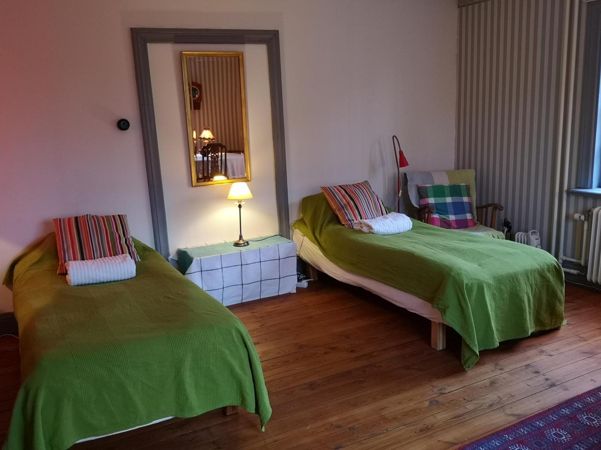Stockholm B&B Cottage Нака Номер фото