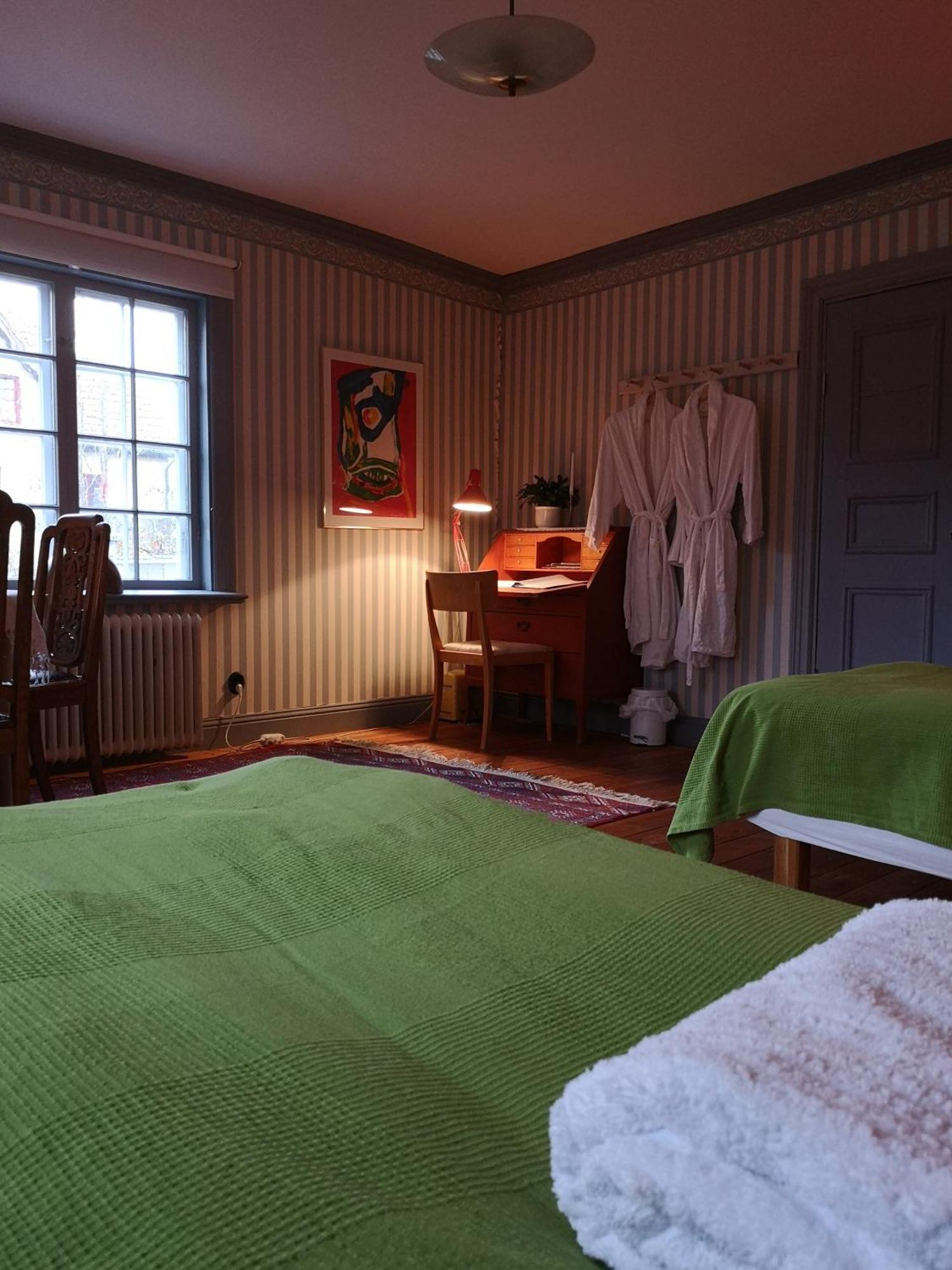 Stockholm B&B Cottage Нака Номер фото