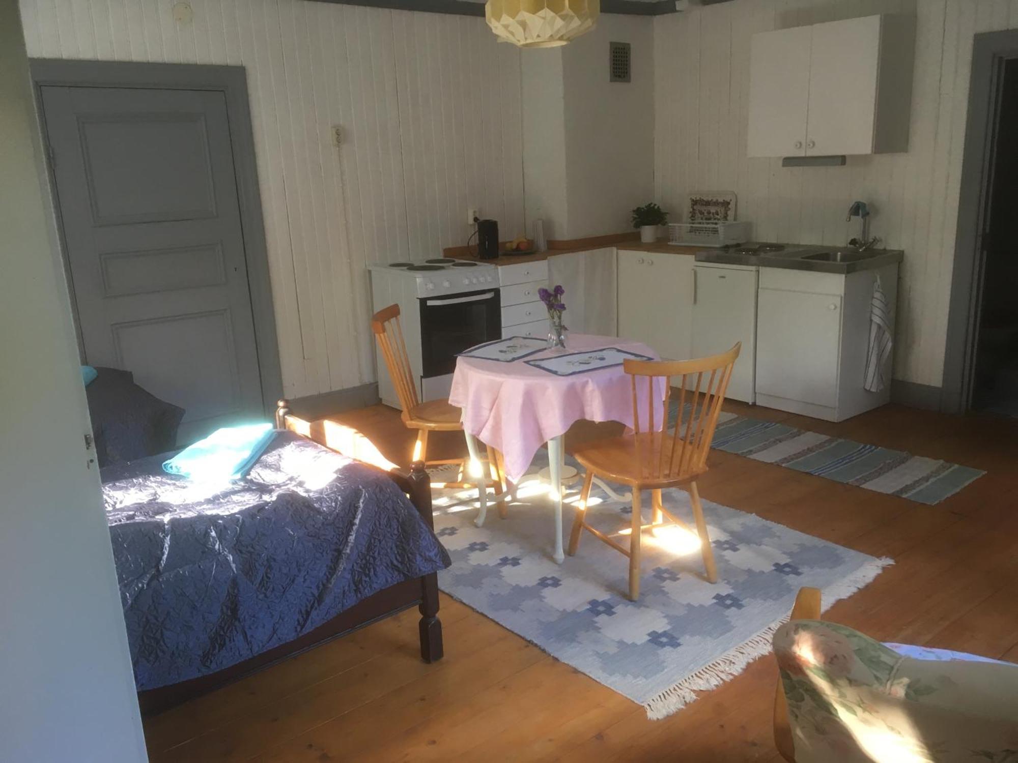 Stockholm B&B Cottage Нака Номер фото