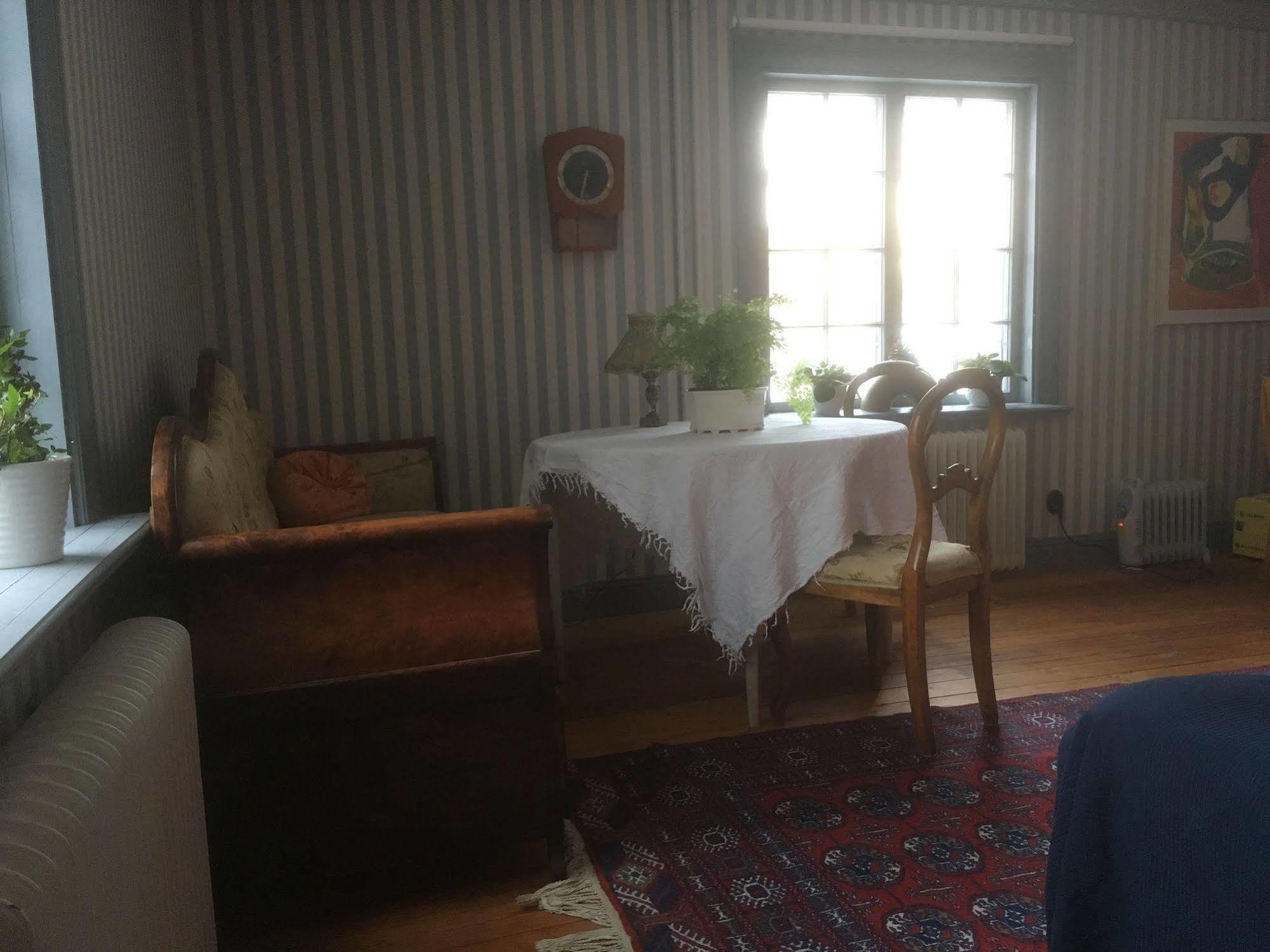 Stockholm B&B Cottage Нака Екстер'єр фото