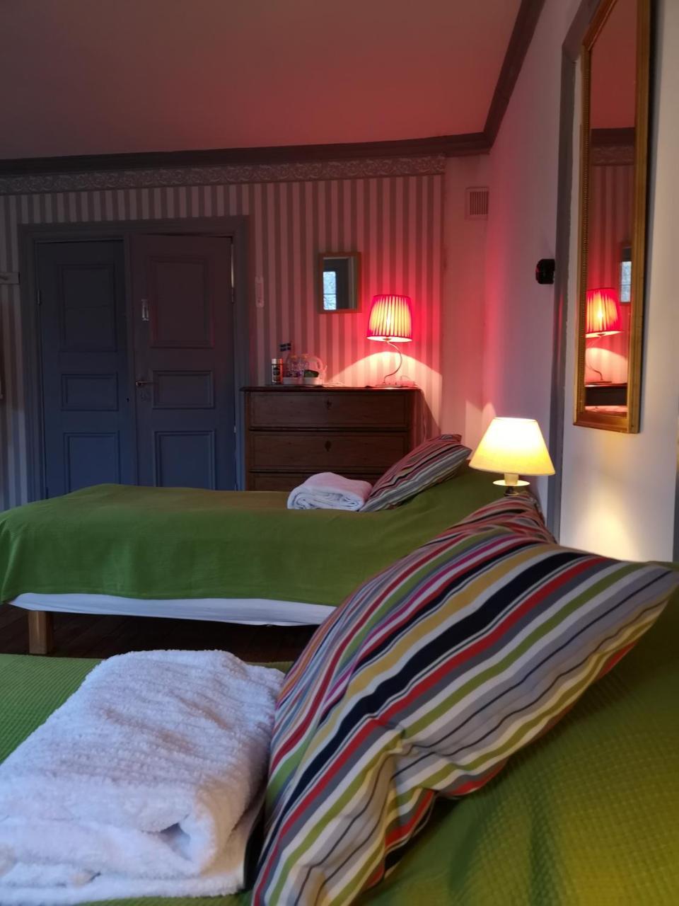 Stockholm B&B Cottage Нака Екстер'єр фото
